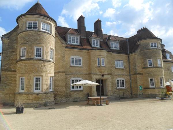 Chateau de Bazincourt